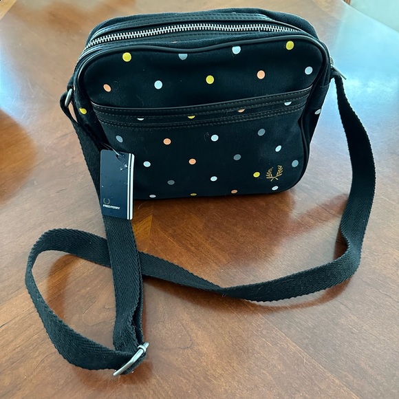 Fred Perry Small Shoulder/Cross Body Bag (NWT) - Picture 1 of 4